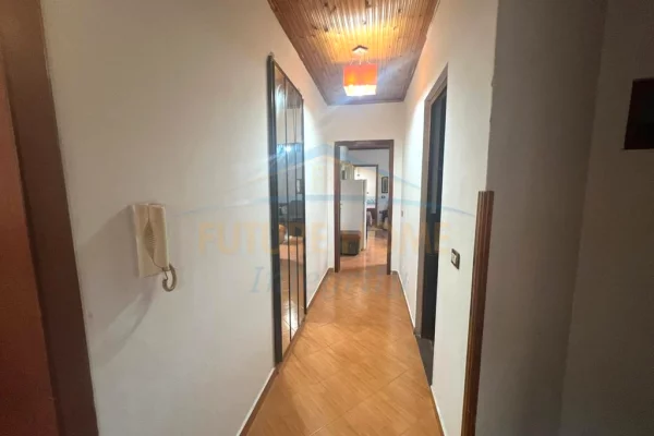 Shtepi me qera Apartament ne Tirane, 2+1, Mobilimi E mobiluar, Pagesa 520  Euro.