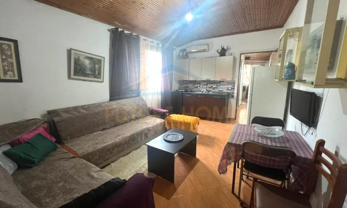 Shtepi me qera Apartament ne Tirane, 2+1, Mobilimi E mobiluar, Pagesa 520  Euro.