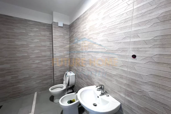 Appartamento in affitto a Tirana 2+1, SemiArredato