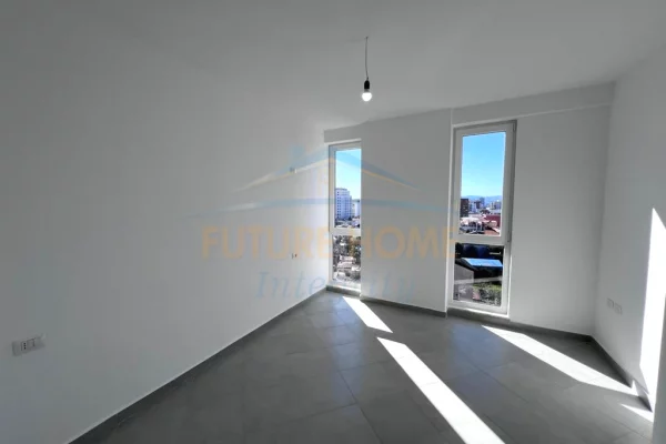 Appartamento in affitto a Tirana 2+1, SemiArredato