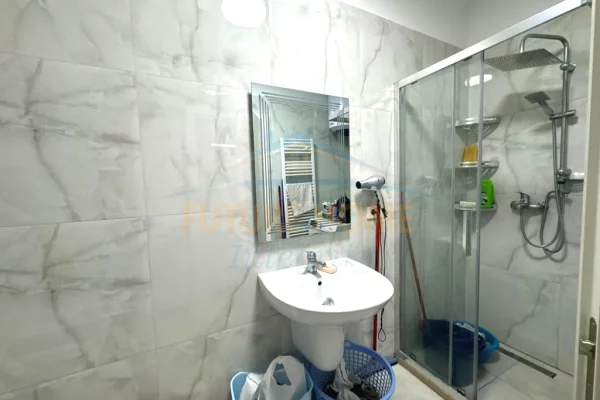 Shtepi ne shitje Apartament ne Tirane, 2+1, Mobilimi E mobiluar, Pagesa 275,000  Euro.