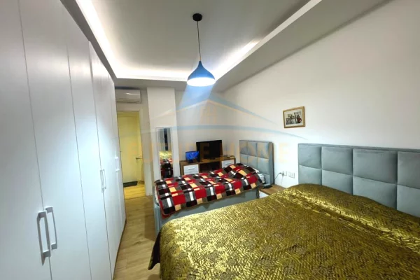 Shtepi ne shitje Apartament ne Tirane, 2+1, Mobilimi E mobiluar, Pagesa 275,000  Euro.