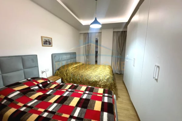 Shtepi ne shitje Apartament ne Tirane, 2+1, Mobilimi E mobiluar, Pagesa 275,000  Euro.