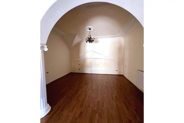 Shtepi me qera Apartament ne Tirane, 3+1, Mobilimi Bosh, pa mobiluar, Pagesa 1,000  Euro.