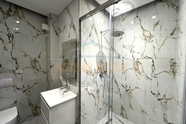 Appartamento in vendita a Tirana 2+1, Arredato