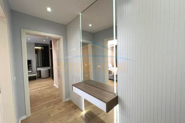 Appartamento in vendita a Tirana 2+1, Arredato