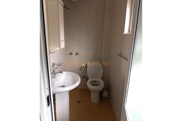 Shtepi me qera Apartament ne Tirane, 3+1, Mobilimi E mobiluar, Pagesa 780  Euro.