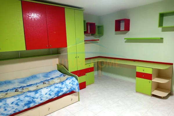 Shtepi me qera Apartament ne Tirane, 3+1, Mobilimi E mobiluar, Pagesa 780  Euro.