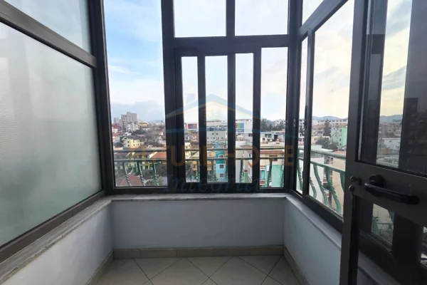 Shtepi me qera Apartament ne Tirane, 2+1, Mobilimi E mobiluar, Pagesa 680  Euro.