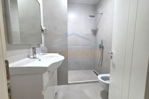 Shtepi me qera Apartament ne Tirane, 2+1, Mobilimi E mobiluar, Pagesa 680  Euro.