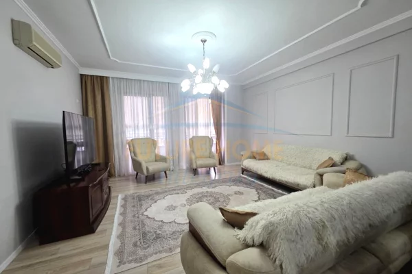 Shtepi me qera Apartament ne Tirane, 2+1, Mobilimi E mobiluar, Pagesa 680  Euro.