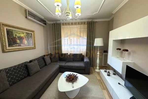 Shtepi me qera Apartament ne Tirane, 2+1, Mobilimi E mobiluar, Pagesa 650  Euro.