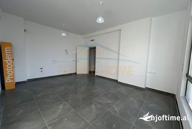 Qera , Ambjent Biznesi , Laprake 