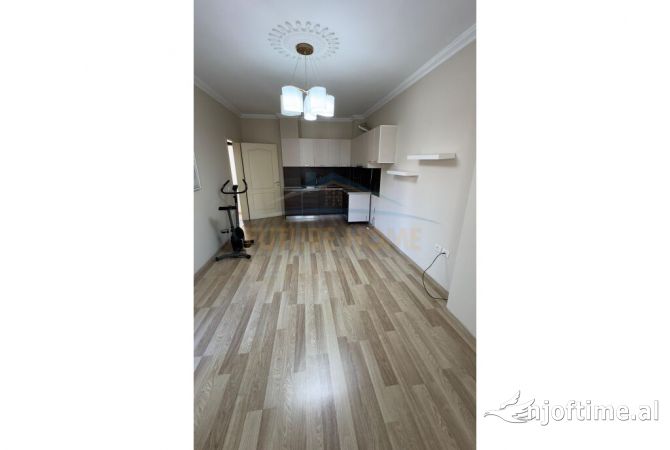 Qera , Apartamet 1+1 Laprake 