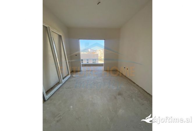Shtepi ne shitje Apartament ne Tirane, 2+1, Mobilimi Bosh, pa mobiluar, Pagesa 149,640  Euro.
