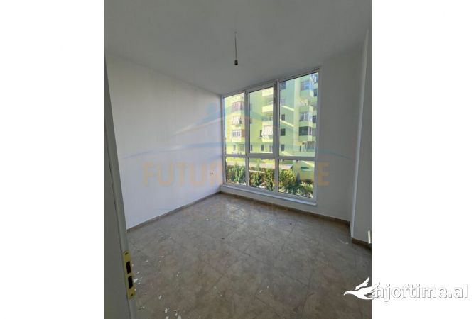 Ambient biznesi me qera 3+1 ne Tirane - 420 Euro