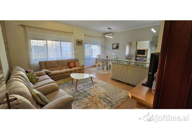 Ambient biznesi me qera 3+1 ne Tirane - 750 Euro