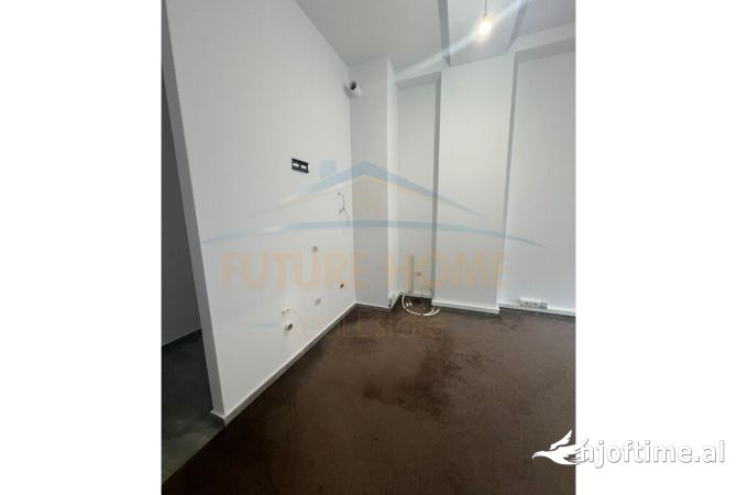 Ambient biznesi me qera 3+1 ne Tirane - 400 Euro