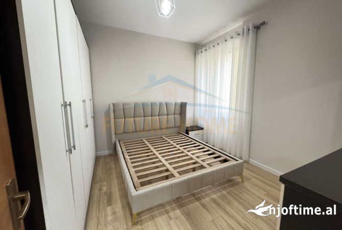 Shtepi ne shitje Apartament ne Tirane, 2+1, Mobilimi E mobiluar, Pagesa 122,000  Euro.