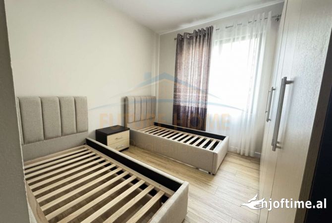 Shtepi ne shitje Apartament ne Tirane, 2+1, Mobilimi E mobiluar, Pagesa 122,000  Euro.