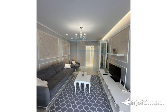 Shtepi me qera Apartament ne Tirane, 3+1, Mobilimi E mobiluar, Pagesa 1,300  Euro.