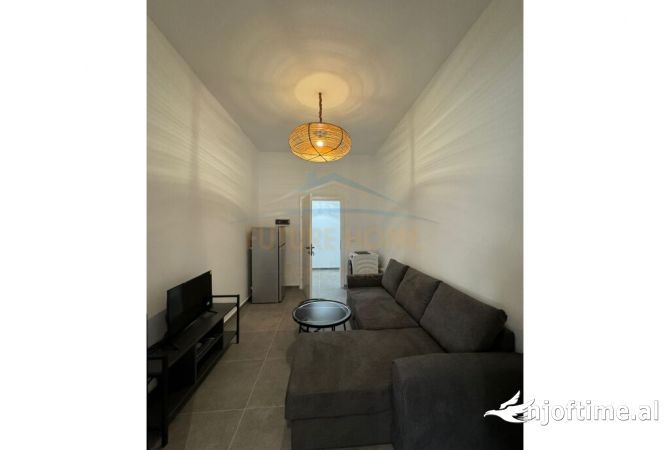Shtepi me qera Apartament ne Tirane, 1+1, Mobilimi E mobiluar, Pagesa 700  Euro.