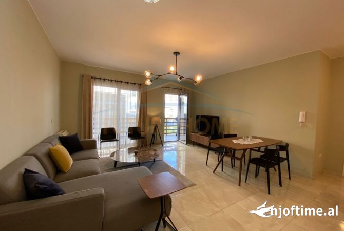 Shtepi me qera Apartament ne Tirane, 2+1, Mobilimi Pjeserisht e mobiluar, Pagesa 850  Euro.