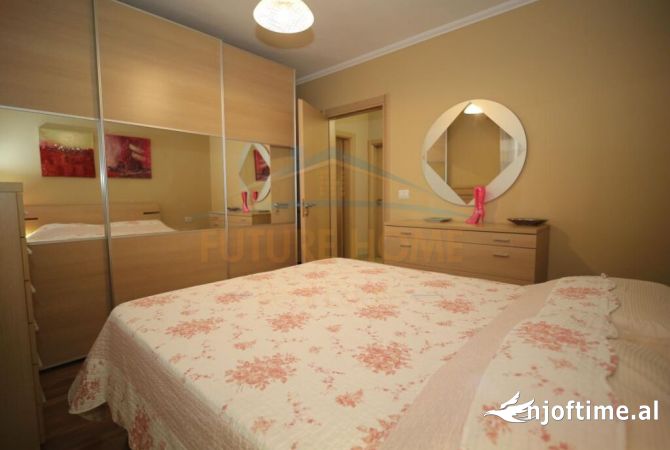 Shtepi me qera Apartament ne Tirane, 2+1, Mobilimi E mobiluar, Pagesa 750  Euro.