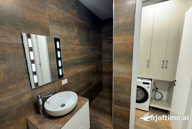 Shtepi me qera Apartament ne Tirane, 2+1, Mobilimi E mobiluar, Pagesa 1,800  Euro.