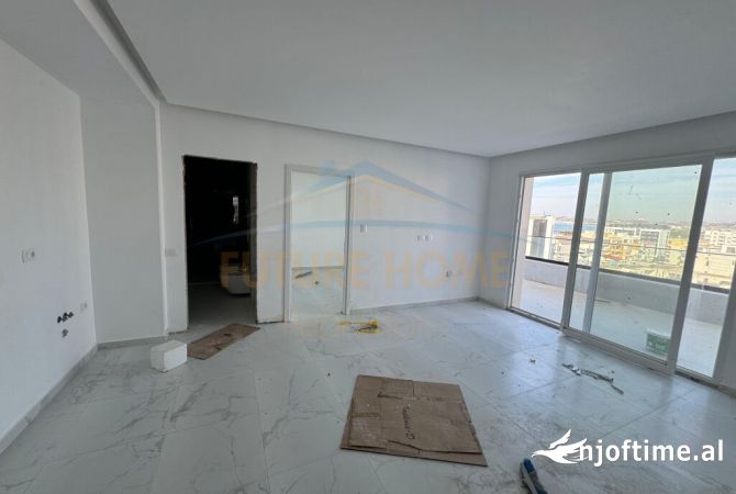 Shtepi ne shitje Penthose(kati i fundit panoramik) ne Durres, 1+1, Mobilimi Pjeserisht e mobiluar, Pagesa 130,000  Euro.