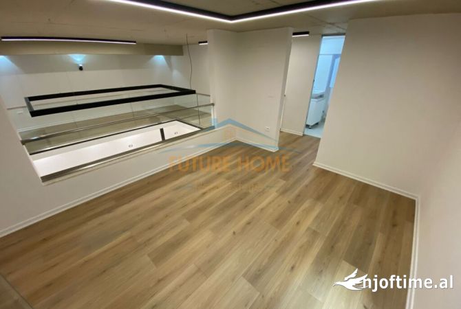 Ambient biznesi me qera 3+1 ne Tirane - 1,300 Euro