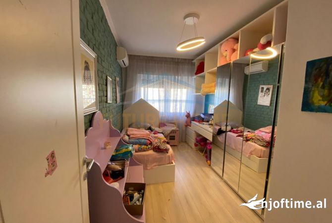 Shtepi me qera Apartament ne Tirane, 2+1, Mobilimi E mobiluar, Pagesa 650  Euro.