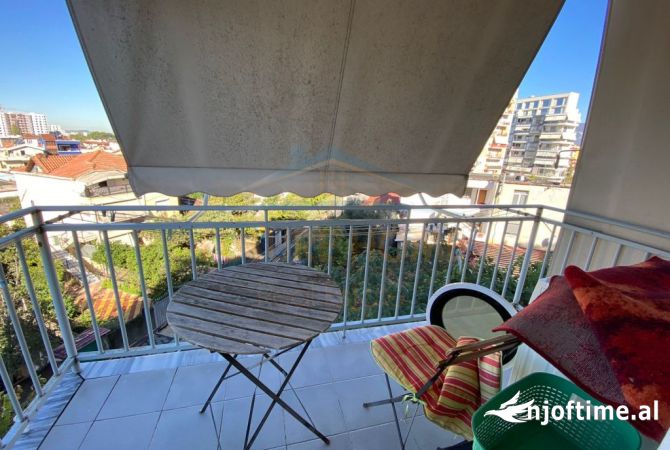 Shtepi me qera Apartament ne Tirane, 2+1, Mobilimi E mobiluar, Pagesa 650  Euro.