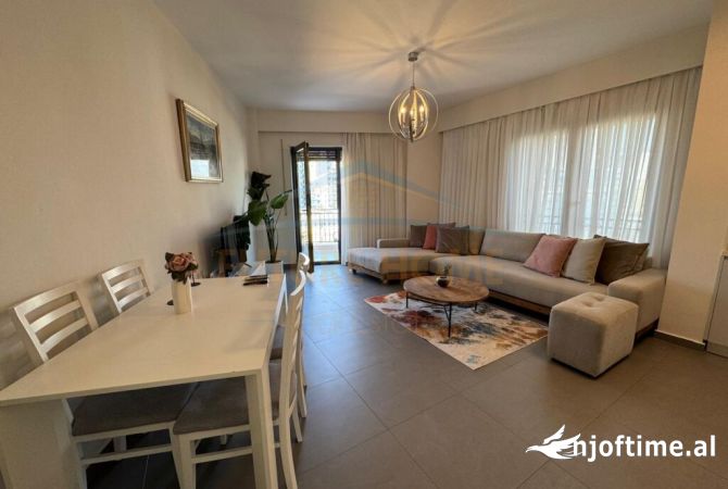 Shtepi me qera Apartament ne Tirane, 1+1, Mobilimi E mobiluar, Pagesa 1,250  Euro.