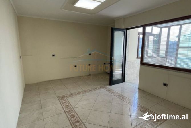 Qera , Ambjent Biznesi , Blloku