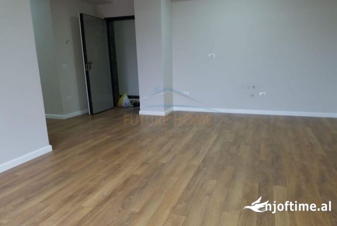 Ambient biznesi me qera 3+1 ne Tirane - 1,000 Euro