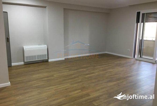 Ambient biznesi me qera 3+1 ne Tirane - 1,000 Euro