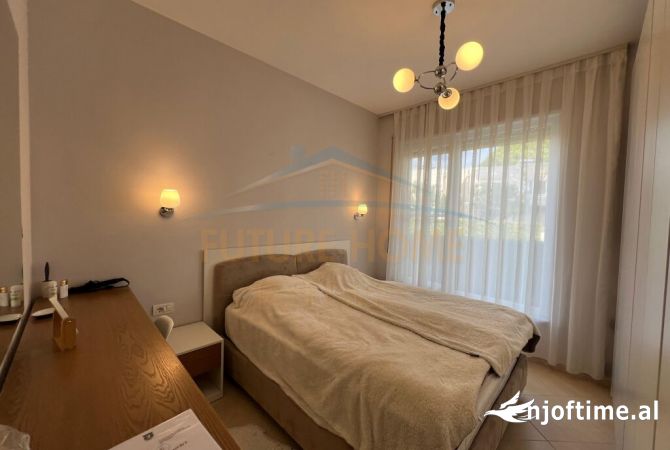 Shtepi ne shitje Vila Luksoze ne Durres, 2+1, Mobilimi E mobiluar, Pagesa 250,000  Euro.