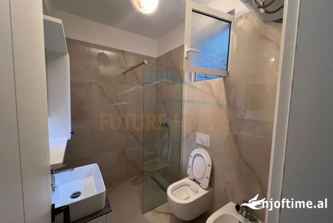 Ambient biznesi me qera 2+1 ne Tirane - 700 Euro