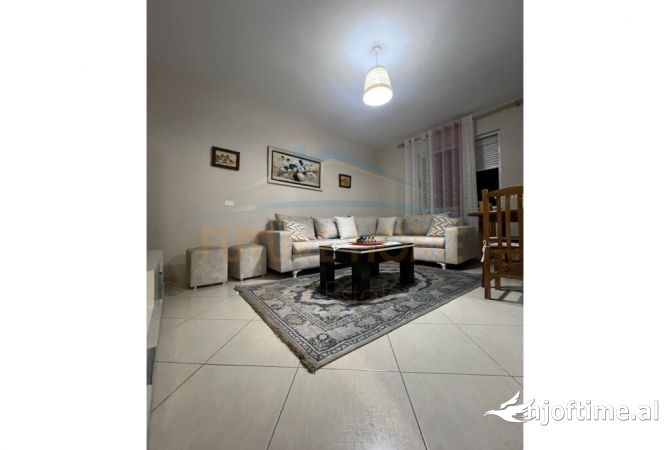 Shtepi me qera 1+1 ne Tirane - 450 Euro