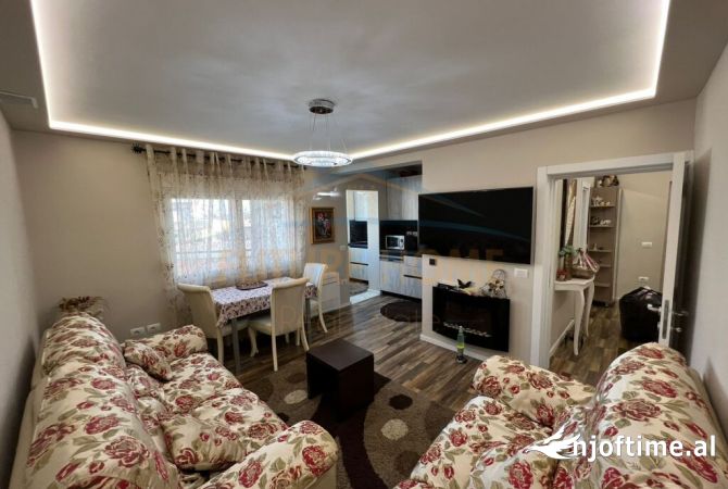 Shtepi ne shitje Apartament ne Tirane, 2+1, Mobilimi E mobiluar, Pagesa 150,000  Euro.