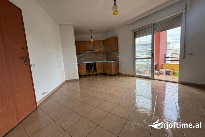 Shtepi me qera 2+1 ne Tirane - 450 Euro
