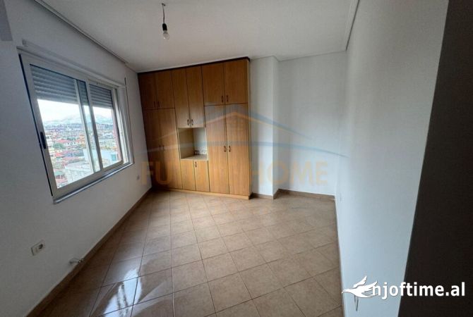 Shtepi me qera Apartament ne Tirane, 2+1, Mobilimi Pjeserisht e mobiluar, Pagesa 450  Euro.