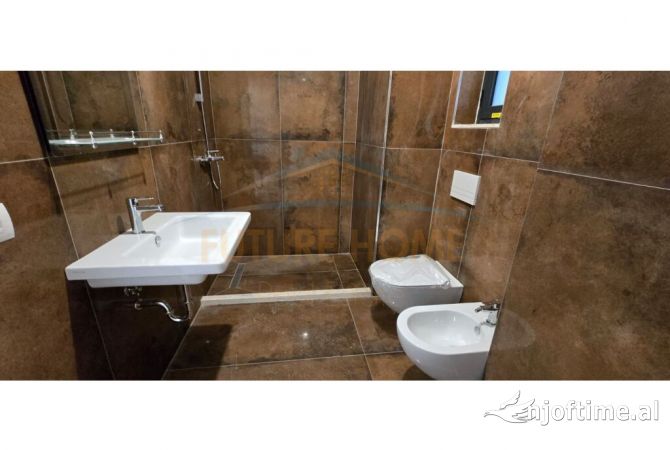 Shtepi me qera Apartament ne Tirane, 2+1, Mobilimi Pjeserisht e mobiluar, Pagesa 700  Euro.