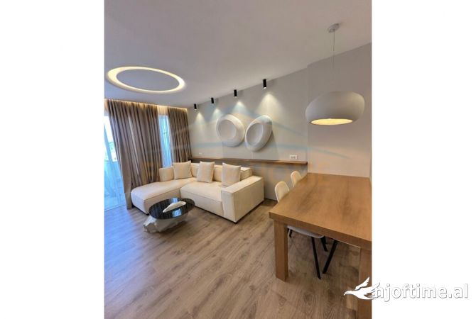 Shtepi me qera Apartament ne Tirane, 1+1, Mobilimi E mobiluar, Pagesa 500  Euro.