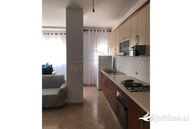 Shtepi me qera 2+1 ne Tirane - 500 Euro
