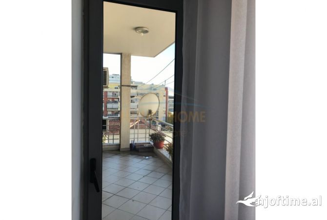 Shtepi me qera Apartament ne Tirane, 2+1, Mobilimi E mobiluar, Pagesa 500  Euro.
