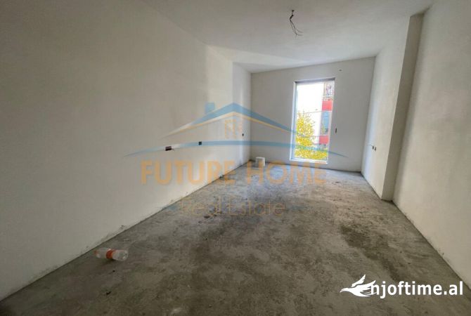 Shtepi ne shitje Apartament ne Tirane, 1+1, Mobilimi Bosh, pa mobiluar, Pagesa 155,000  Euro.
