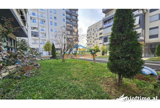 Shtepi ne shitje Apartament ne Tirane, 1+1, Mobilimi Pjeserisht e mobiluar, Pagesa 109,000  Euro.