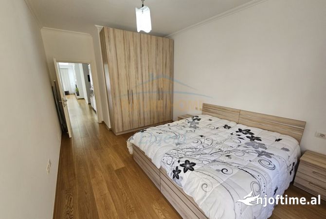 Shtepi me qera Apartament ne Tirane, 2+1, Mobilimi E mobiluar, Pagesa 900  Euro.